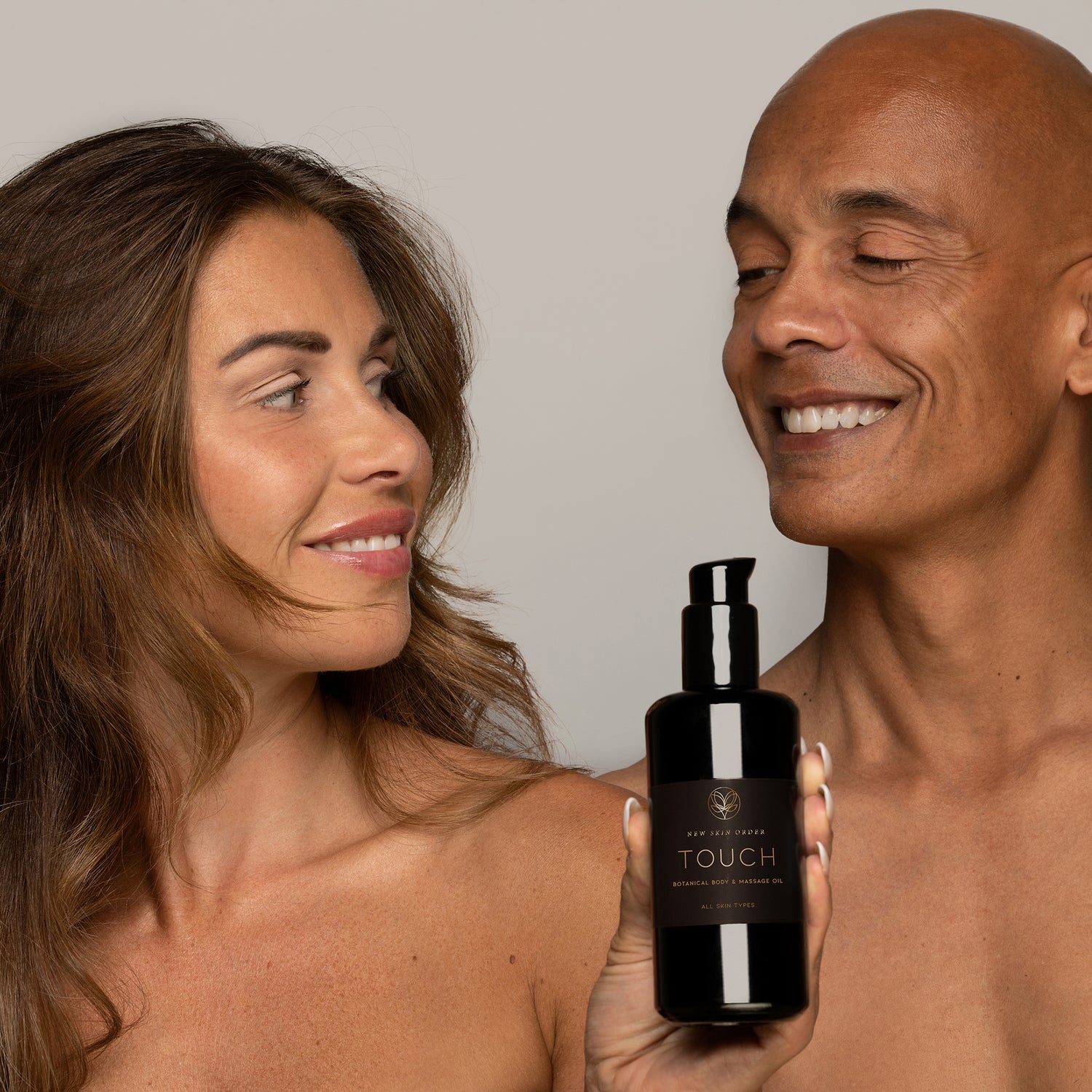  natuurlijke huidverzorgingslijn met 100% plantaardige ingrediënten, voor een gezonde, stralende huid voor mannen en vrouwen."